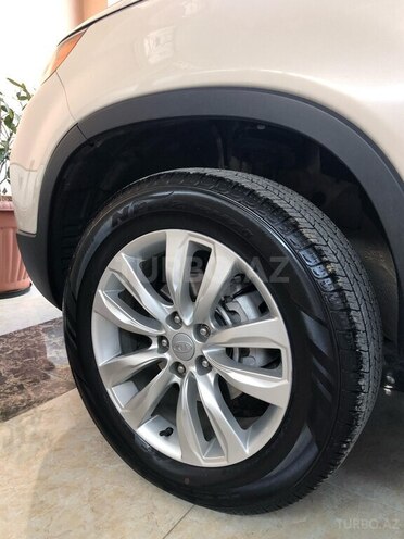 Kia Sorento-8