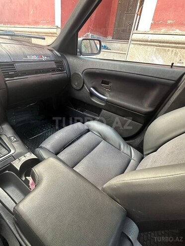 BMW 320-7
