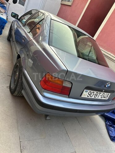 BMW 320-4