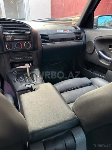 BMW 320-8