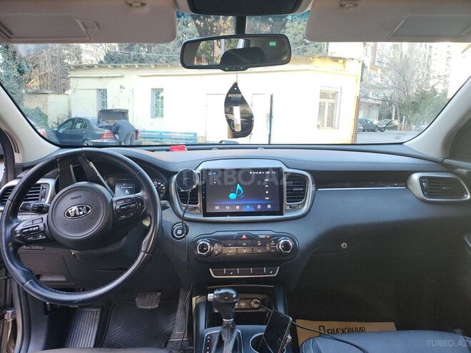 Kia Sorento-8