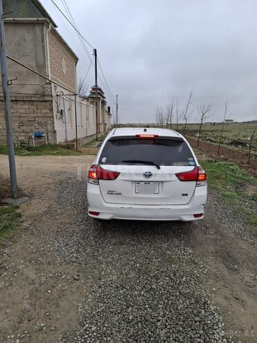 Toyota Corolla Fielder-2