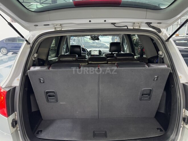 Hyundai Santa Fe-16