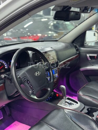 Hyundai Santa Fe-12