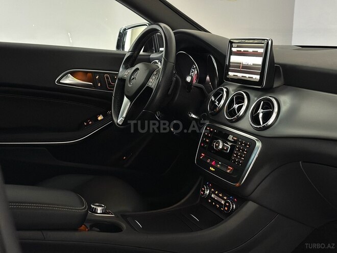 Mercedes CLA 250-12