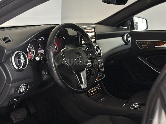 Mercedes CLA 250-11