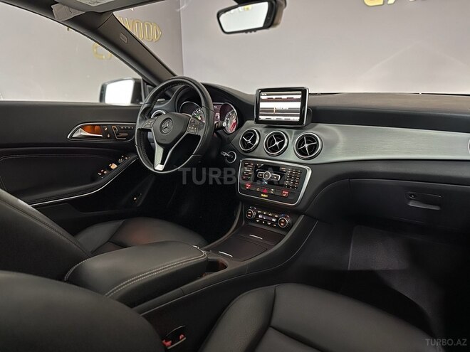 Mercedes CLA 250-17