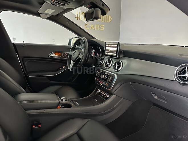 Mercedes CLA 250-13