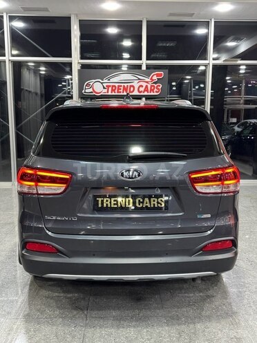 Kia Sorento-8