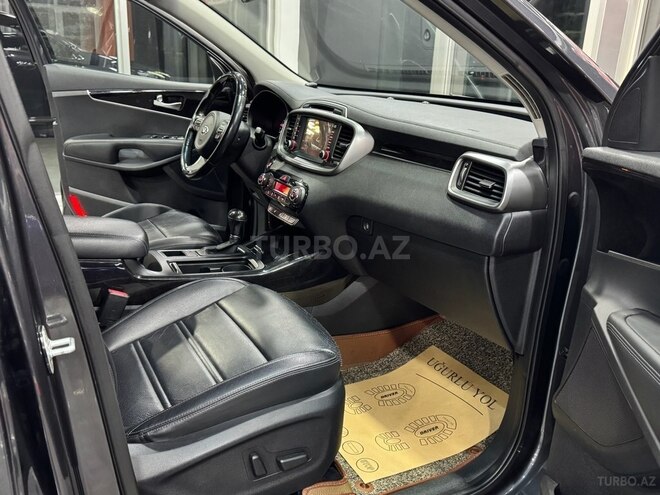 Kia Sorento-12