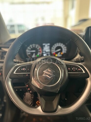Suzuki Baleno-11