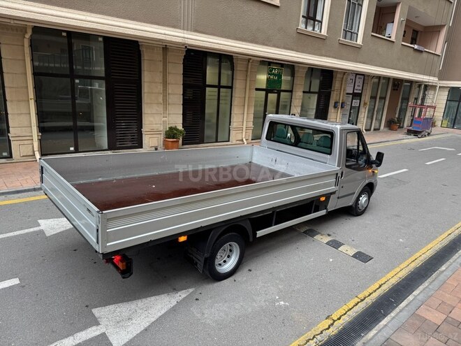 Ford Transit-7