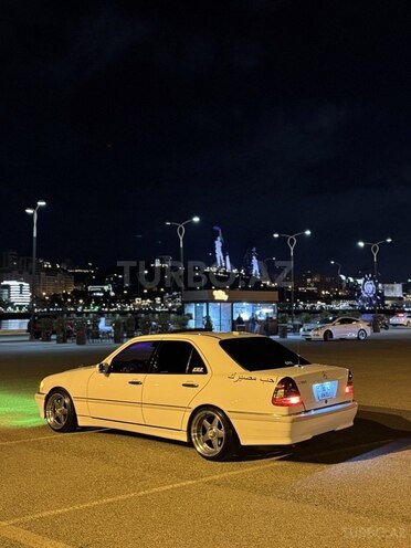 Mercedes C 230 2000, 297,000 km - 2.3 l - Bakı