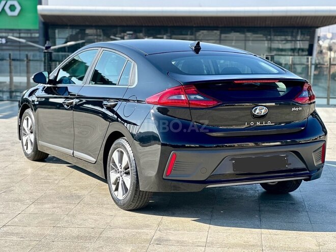 Hyundai IONIQ-7