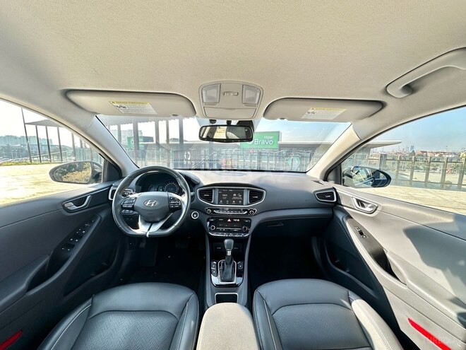 Hyundai IONIQ-15