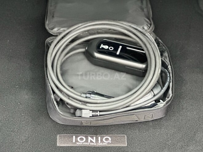 Hyundai IONIQ-18