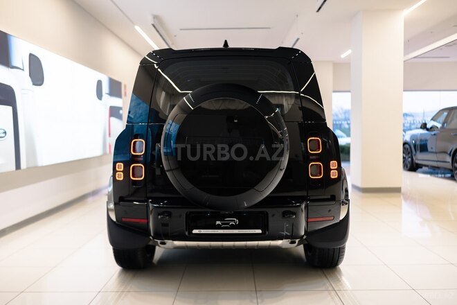 Land Rover Defender-8