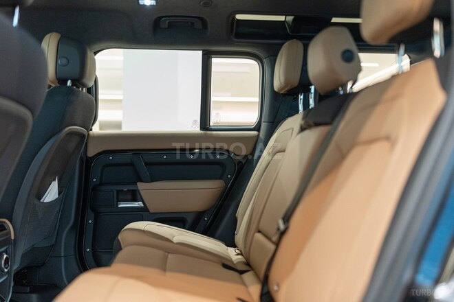 Land Rover Defender-19