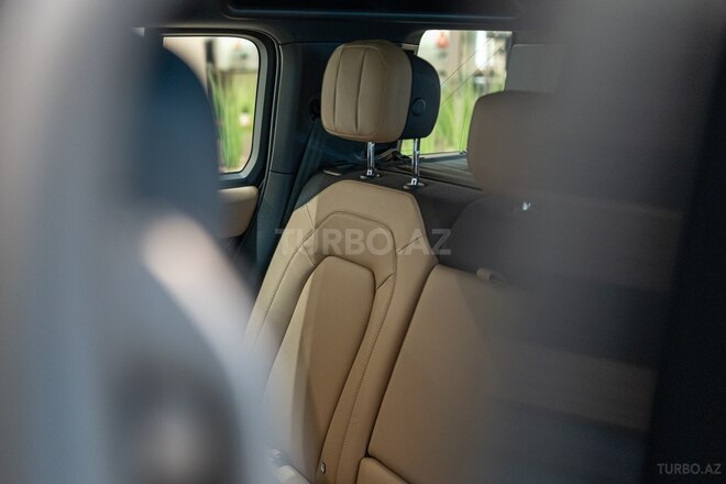 Land Rover Defender-20