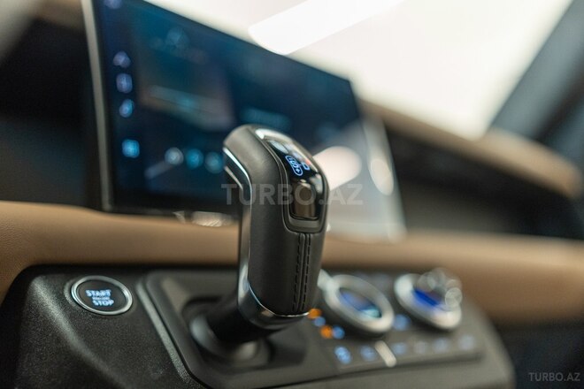 Land Rover Defender-15
