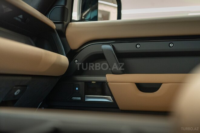 Land Rover Defender-18
