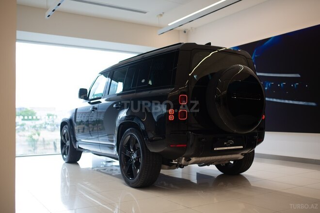 Land Rover Defender-4