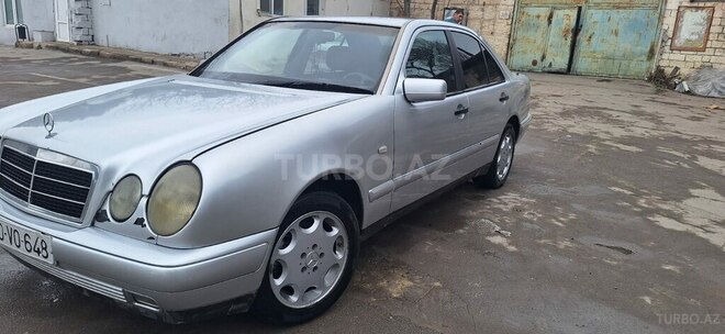 Mercedes E 230 1995, 435,532 km - 2.3 l - Bakı