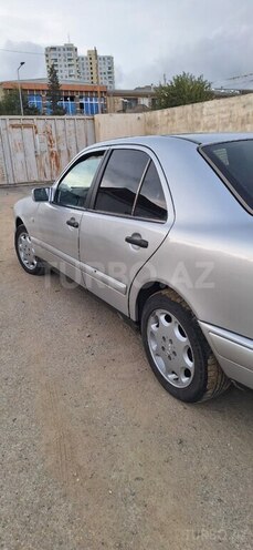 Mercedes E 230 1995, 435,532 km - 2.3 l - Bakı