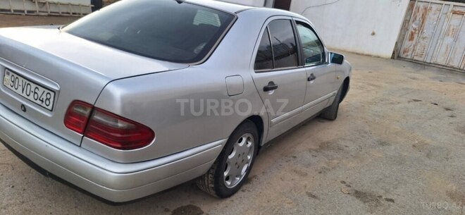 Mercedes E 230 1995, 435,532 km - 2.3 l - Bakı