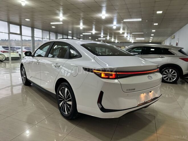Changan Qiyuan A05-5