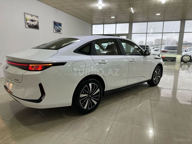 Changan Qiyuan A05-6