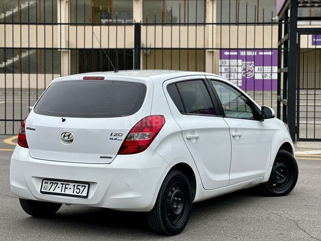 Hyundai i20 2010, 236,000 km - 1.4 l - Sumqayıt