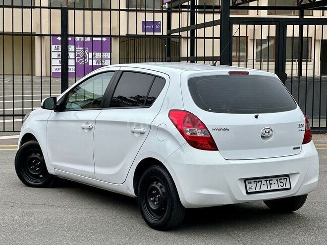 Hyundai i20 2010, 236,000 km - 1.4 l - Sumqayıt