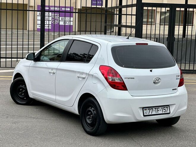 Hyundai i20 2010, 236,000 km - 1.4 l - Sumqayıt