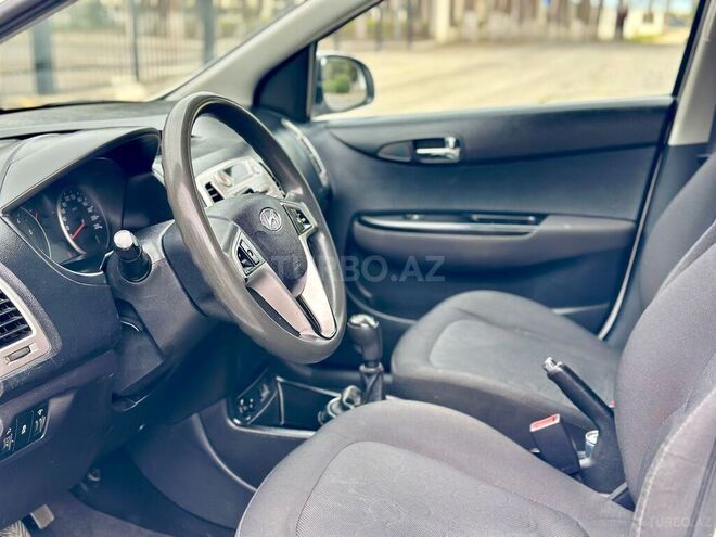 Hyundai i20 2010, 236,000 km - 1.4 l - Sumqayıt