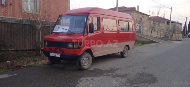 Mercedes 208 D 1993, 322,522 km - 2.3 л - Gəncə