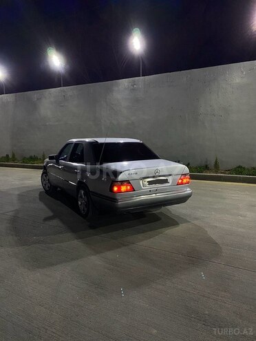 Mercedes E 220 1994, 500,000 km - 2.2 л - Beyləqan