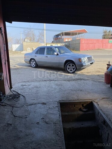 Mercedes E 220 1994, 500,000 km - 2.2 л - Beyləqan