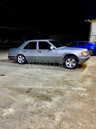 Mercedes E 220 1994, 500,000 km - 2.2 л - Beyləqan