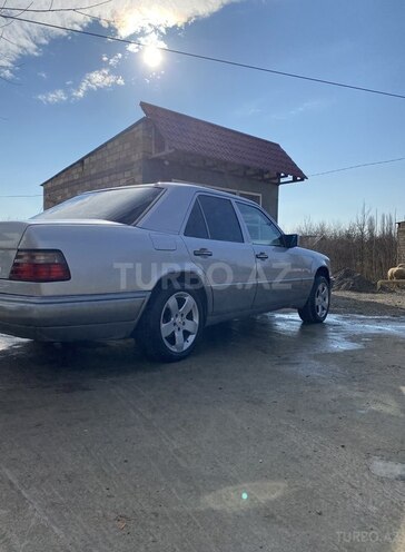 Mercedes E 220 1994, 500,000 km - 2.2 л - Beyləqan