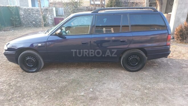 Opel Astra 1997, 350,000 km - 1.6 l - Zaqatala