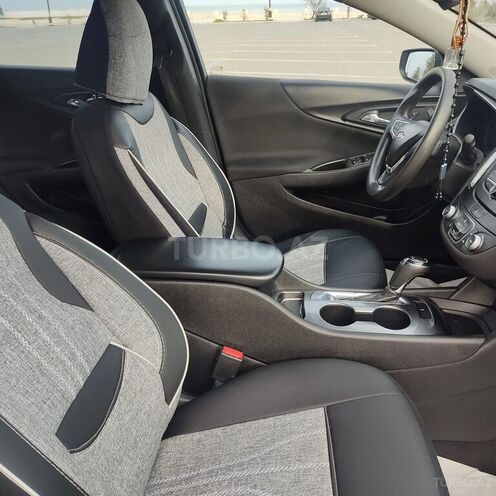 Chevrolet Malibu-8