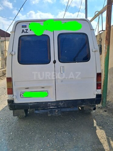 Ford Transit-5