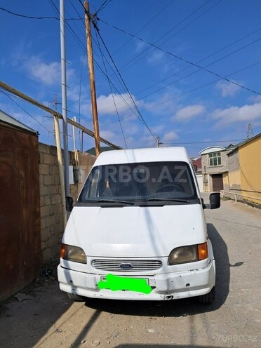 Ford Transit-1