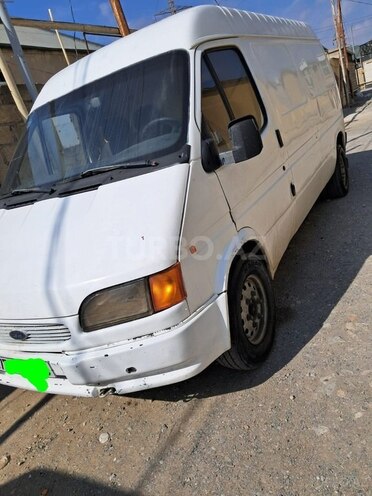 Ford Transit-3