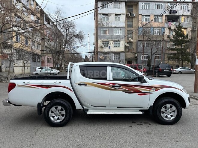 Mitsubishi L200 2015, 230,000 km - 2.5 l - Xırdalan
