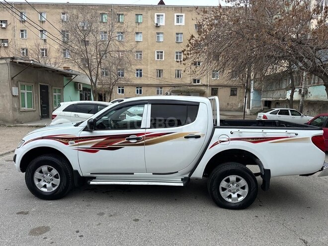 Mitsubishi L200 2015, 230,000 km - 2.5 l - Xırdalan