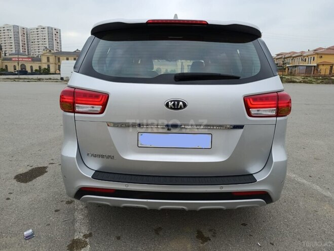 Kia Carnival 2015, 215,000 km - 2.2 l - Bakı