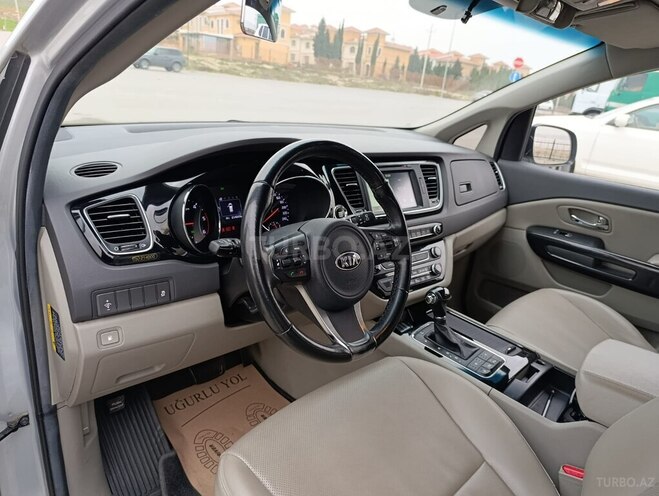 Kia Carnival 2015, 215,000 km - 2.2 l - Bakı