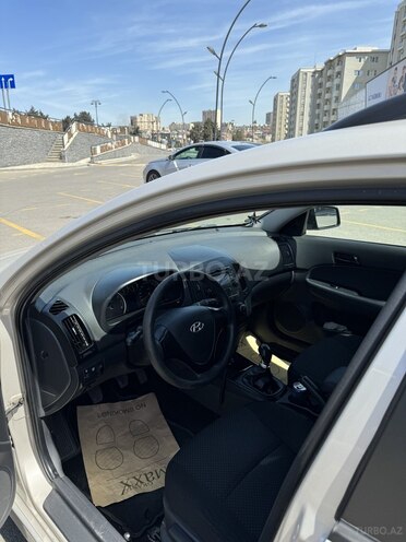 Hyundai i30 2011, 300,000 km - 1.4 л - Bakı